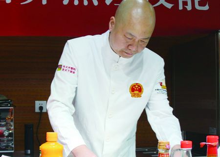 高级烹调技师--梅广明